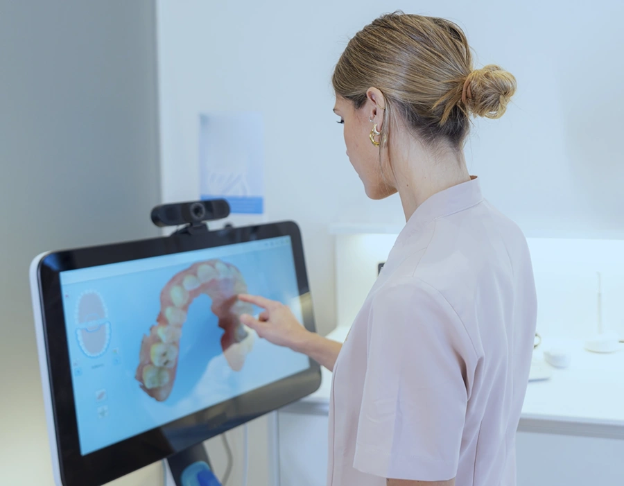 Las funciones higienista dental abarcan desde limpiezas profesionales hasta la toma de radiografías.