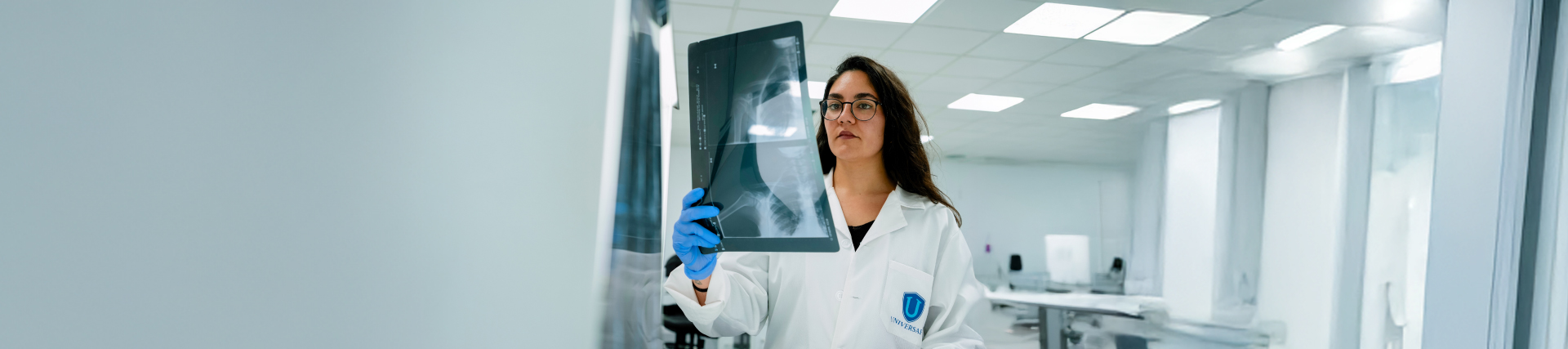 ¿Cuánto cobra un médico en España?